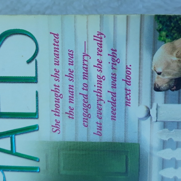 The Nosy Neighbor, a paperback book written by Fern Michaels Copyright 2005 - Picture 2 of 6